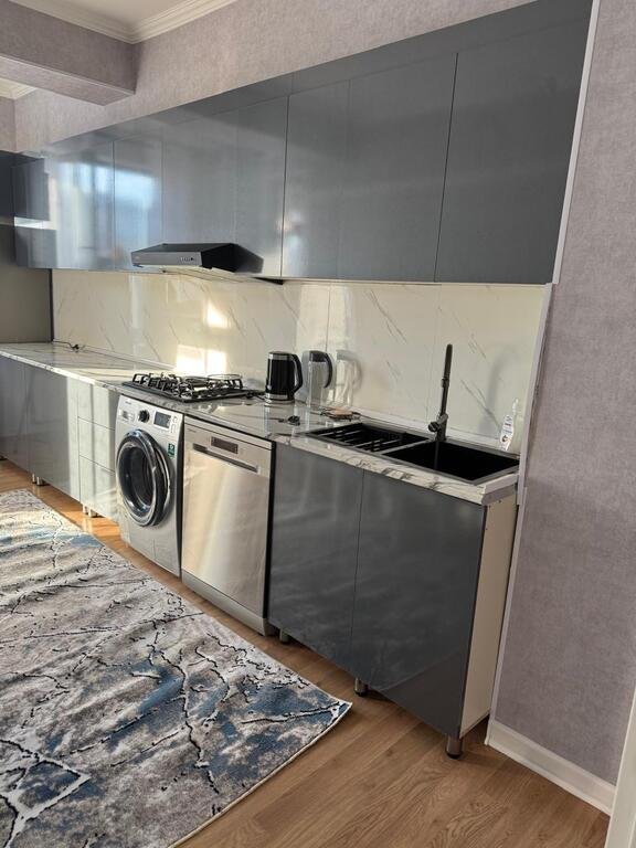 Kirayə verilir 3 otaqlı yeni tikili, 87 m², 28 May m.-6