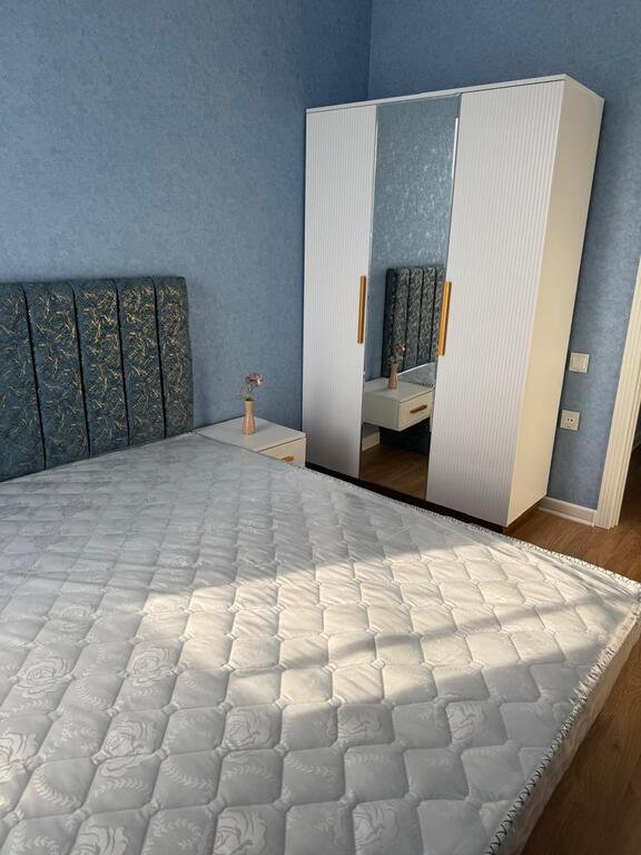 Kirayə verilir 3 otaqlı yeni tikili, 87 m², 28 May m.-8