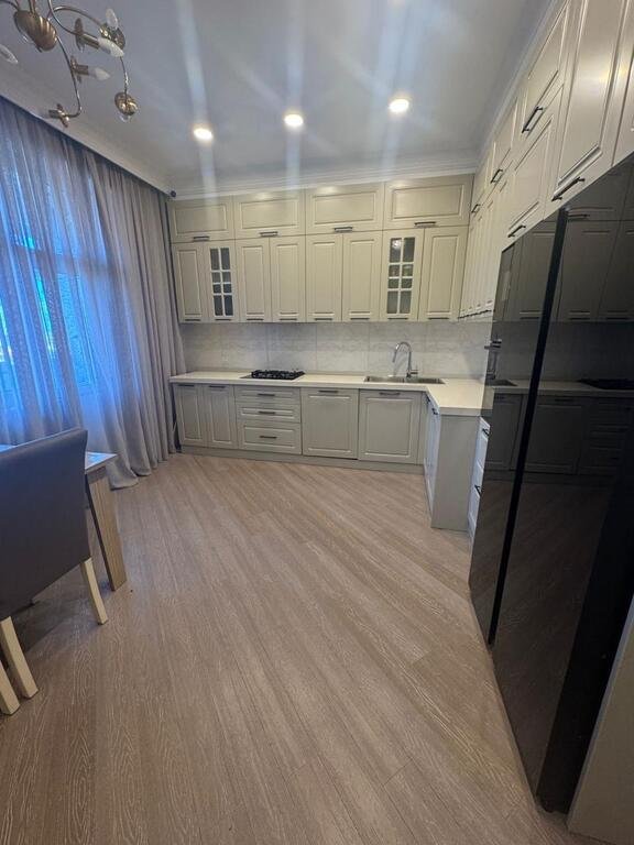 Satılır 3 otaqlı yeni tikili, 131 m², Azadlıq Prospekti m.-2