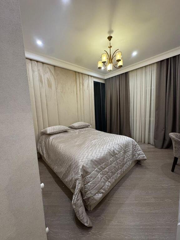 Satılır 3 otaqlı yeni tikili, 131 m², Azadlıq Prospekti m.-8