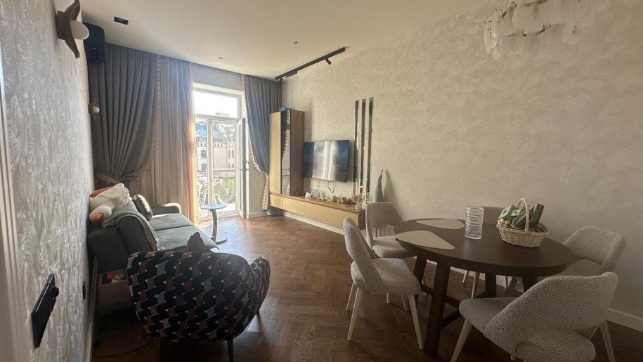 Satılır 2 otaqlı köhnə tikili, 58 m², Sahil m.-11