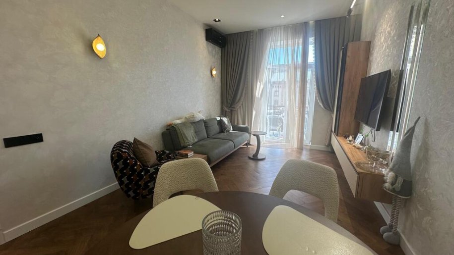 Satılır 2 otaqlı köhnə tikili, 58 m², Sahil m.-23