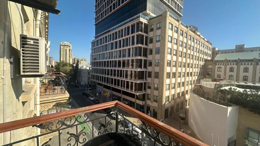 Satılır 2 otaqlı köhnə tikili, 58 m², Sahil m.-26