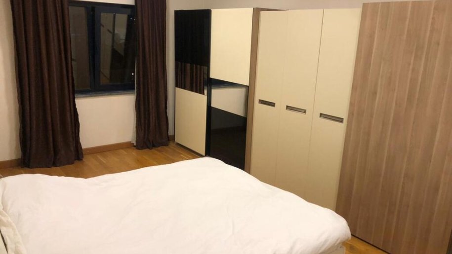 Kirayə verilir 4 otaqlı yeni tikili, 220 m², 28 May m.-5