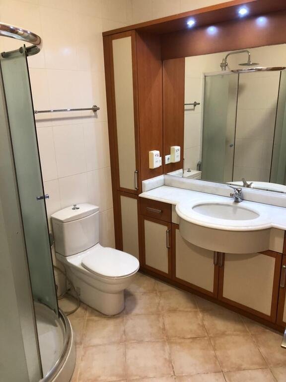 Kirayə verilir 4 otaqlı yeni tikili, 220 m², 28 May m.-11