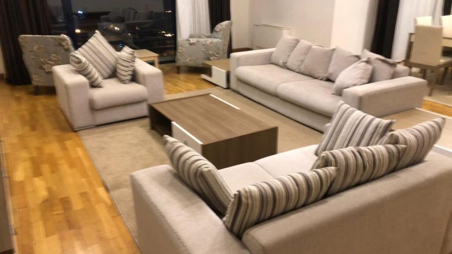 Kirayə verilir 4 otaqlı yeni tikili, 220 m², 28 May m.-23
