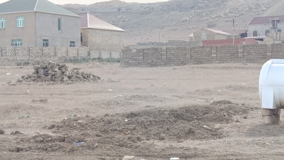 10 sot torpaq satılır, Qobu-4