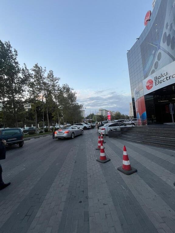 Satılır 3 otaqlı köhnə tikili, 80 m², Azadlıq Prospekti m.-1