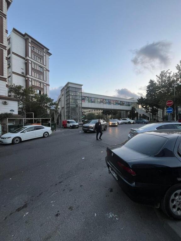 Satılır 3 otaqlı köhnə tikili, 80 m², Azadlıq Prospekti m.-2