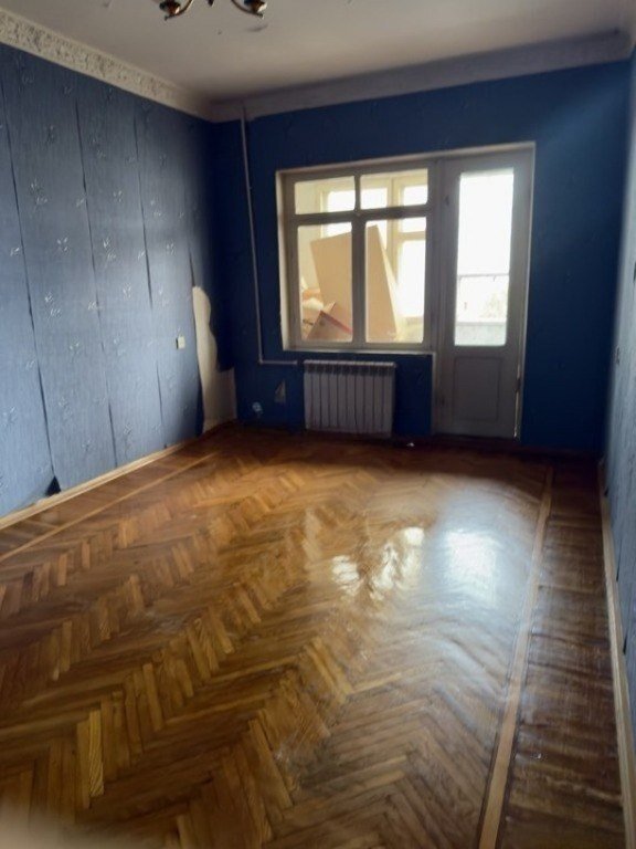 Satılır 3 otaqlı köhnə tikili, 80 m², Azadlıq Prospekti m.-3
