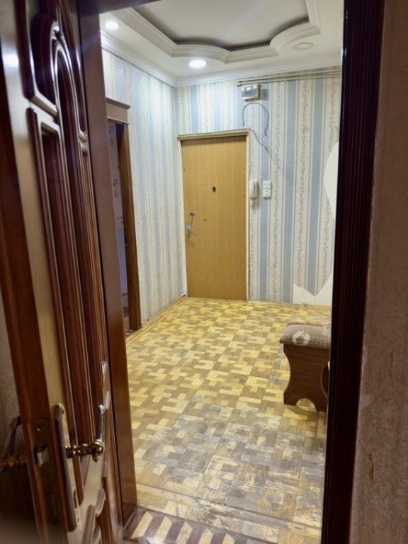 Satılır 3 otaqlı köhnə tikili, 80 m², Azadlıq Prospekti m.-8