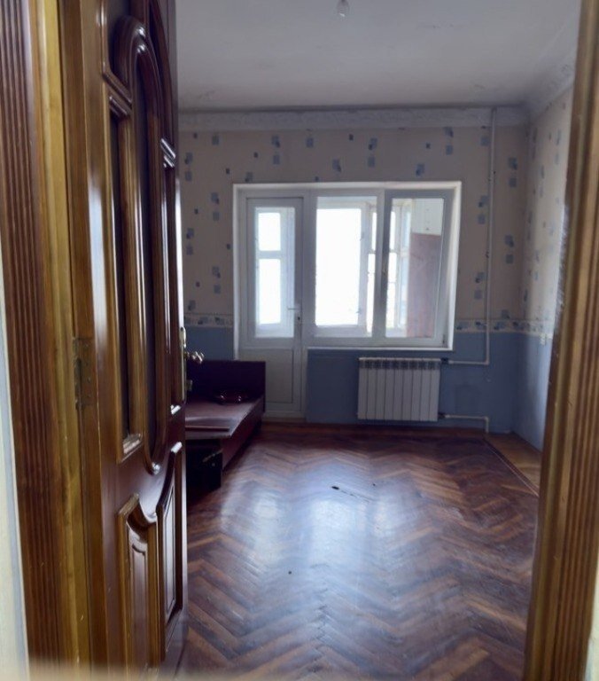 Satılır 3 otaqlı köhnə tikili, 80 m², Azadlıq Prospekti m.-9