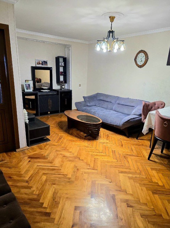 Satılır 4 otaqlı köhnə tikili, 80 m², Bakmil m.-1