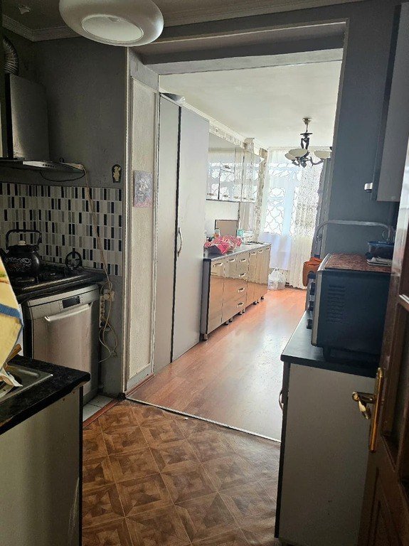 Satılır 4 otaqlı köhnə tikili, 80 m², Bakmil m.-14