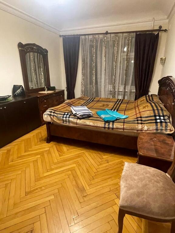 Kirayə verilir 3 otaqlı köhnə tikili, 70 m², 28 May m.-4