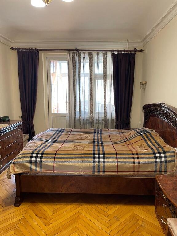 Kirayə verilir 3 otaqlı köhnə tikili, 70 m², 28 May m.-5