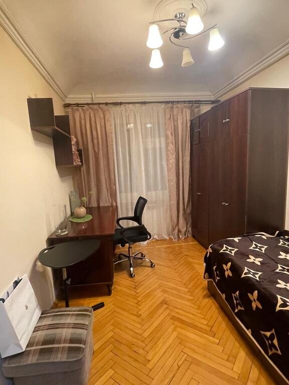 Kirayə verilir 3 otaqlı köhnə tikili, 70 m², 28 May m.-6