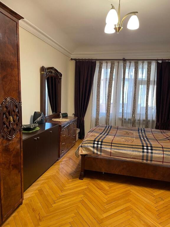 Kirayə verilir 3 otaqlı köhnə tikili, 70 m², 28 May m.-8