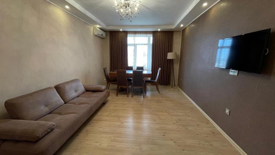 Satılır 3 otaqlı köhnə tikili, 80 m², Xalqlar dostluğu m.-3
