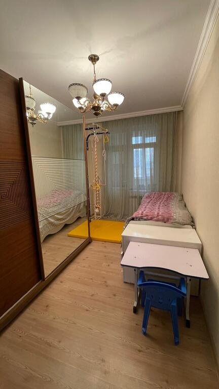 Satılır 3 otaqlı köhnə tikili, 80 m², Xalqlar dostluğu m.-5