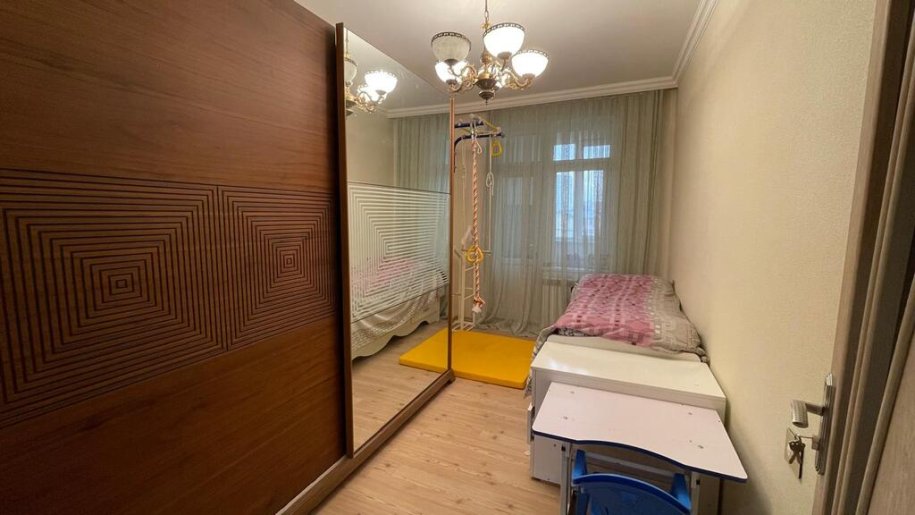 Satılır 3 otaqlı köhnə tikili, 80 m², Xalqlar dostluğu m.-7