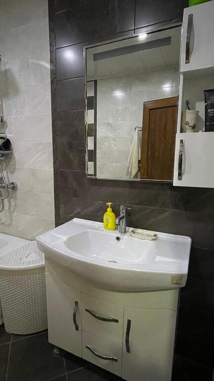 Satılır 3 otaqlı köhnə tikili, 80 m², Xalqlar dostluğu m.-17