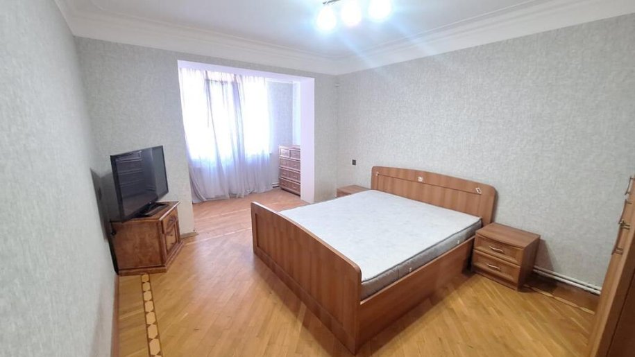 Satılır 3 otaqlı köhnə tikili, 77 m², Nəriman Nərimanov m.-2