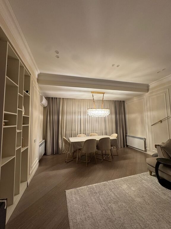 Satılır 3 otaqlı yeni tikili, 135 m², Azadlıq Prospekti m.-2