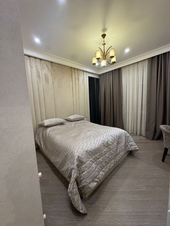 Satılır 3 otaqlı yeni tikili, 135 m², Azadlıq Prospekti m.-3