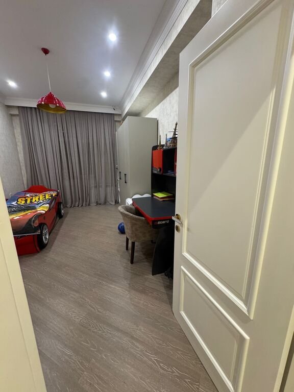 Satılır 3 otaqlı yeni tikili, 135 m², Azadlıq Prospekti m.-5