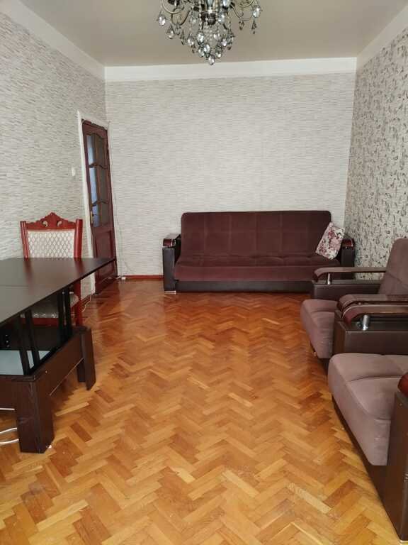 Satılır 4 otaqlı köhnə tikili, 95 m², Bakıxanov (Razin)-3