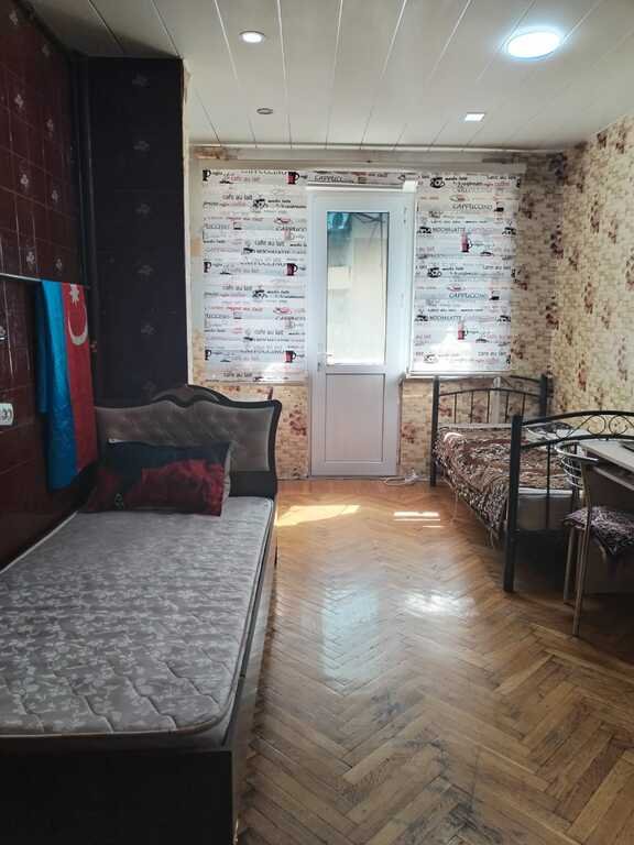 Satılır 4 otaqlı köhnə tikili, 95 m², Bakıxanov (Razin)-4