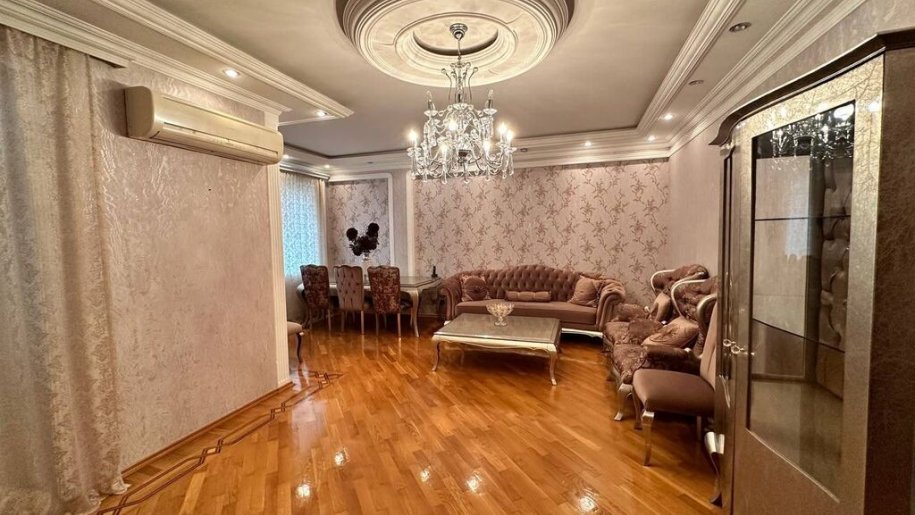 Kirayə verilir 2 otaqlı yeni tikili, 125 m², 28 May m.-4