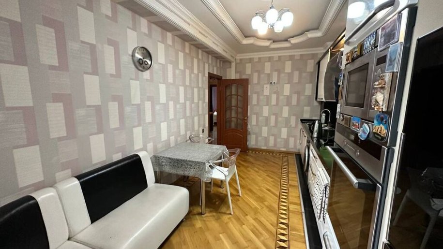 Kirayə verilir 2 otaqlı yeni tikili, 125 m², 28 May m.-9