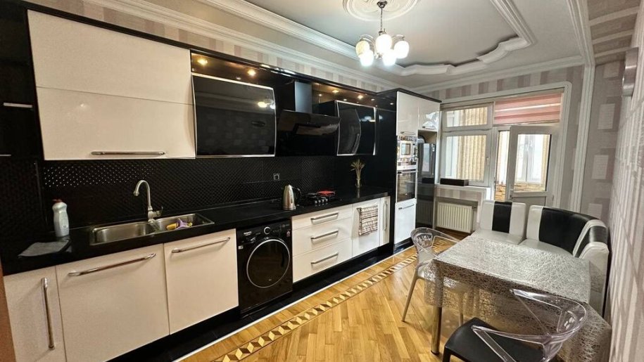 Kirayə verilir 2 otaqlı yeni tikili, 125 m², 28 May m.-13