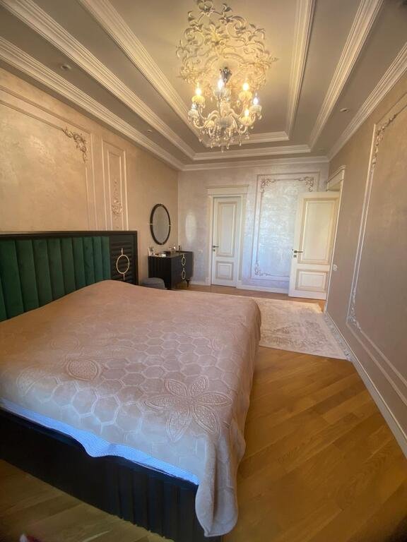Satılır 4 otaqlı yeni tikili, 185 m², 8 noyabr-13