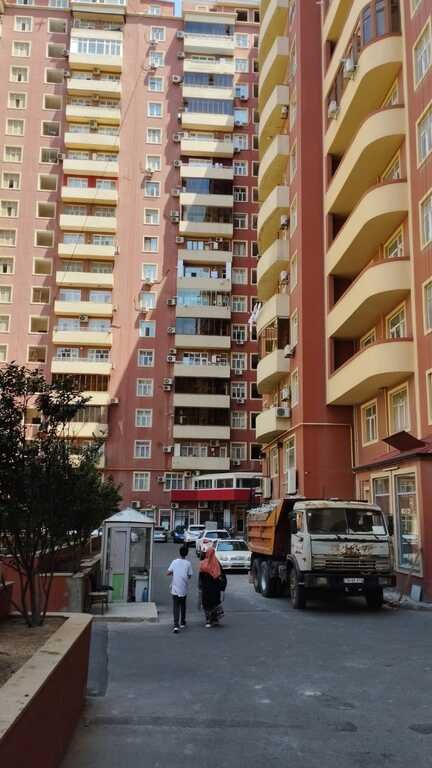 Satılır 2 otaqlı yeni tikili, 65 m², 8-ci mikrorayon-1