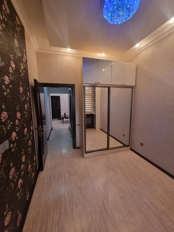 Satılır 2 otaqlı yeni tikili, 65 m², 8-ci mikrorayon-14