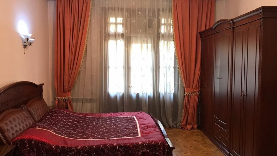 Kirayə verilir 3 otaqlı köhnə tikili, 95 m², Sahil m.-13
