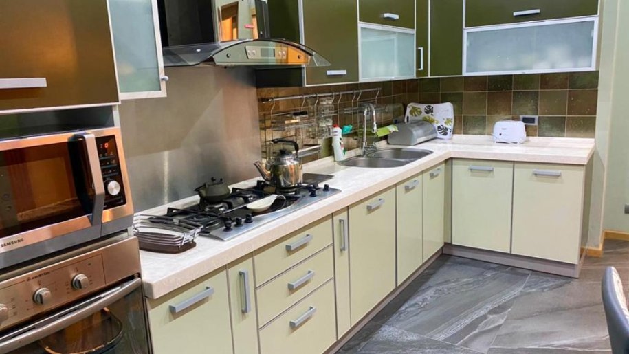 Kirayə verilir 3 otaqlı yeni tikili, 135 m², 28 May m.-9