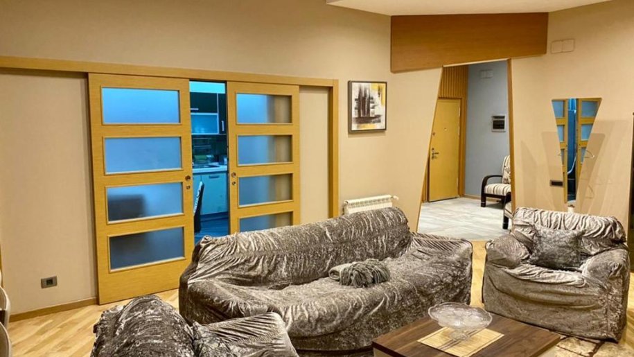Kirayə verilir 3 otaqlı yeni tikili, 135 m², 28 May m.-10