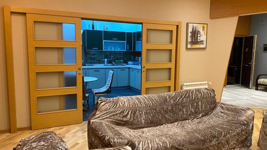 Kirayə verilir 3 otaqlı yeni tikili, 135 m², 28 May m.-21