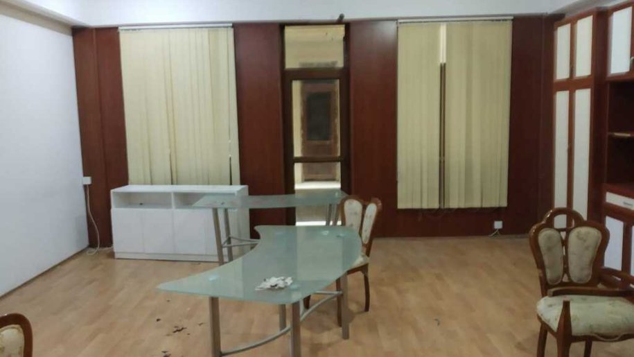 40 m<sup>2</sup> ofis icarəyə verilir, Xətai-3