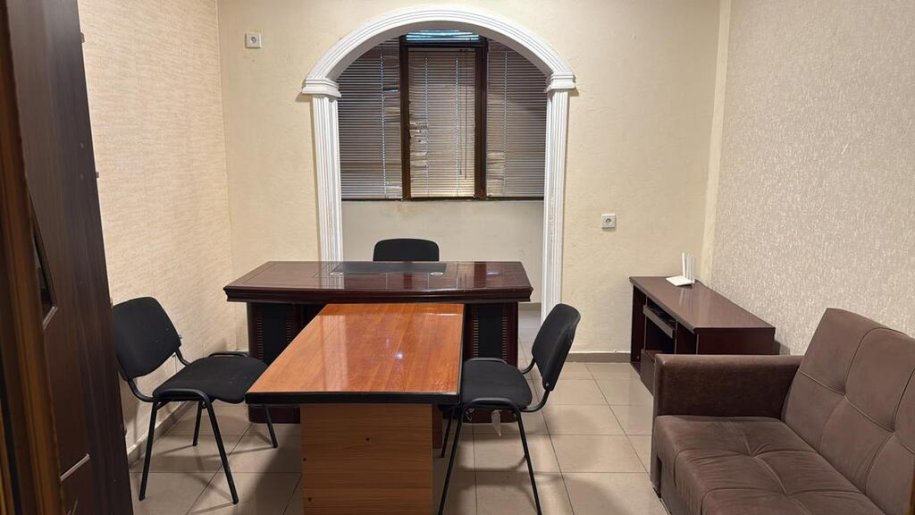 75 m<sup>2</sup> ofis icarəyə verilir, 8 noyabr-1