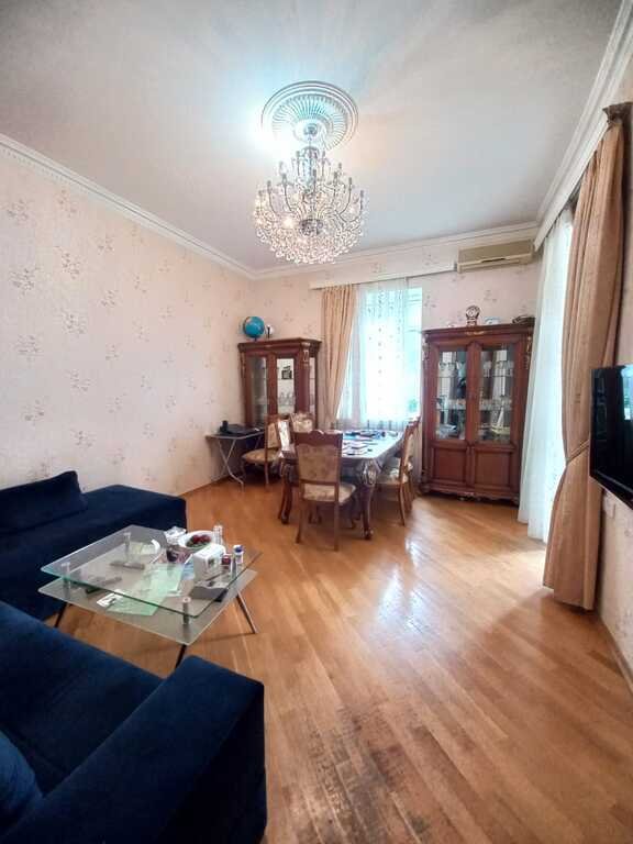 Satılır 2 otaqlı köhnə tikili, 65 m², Nəsimi-2