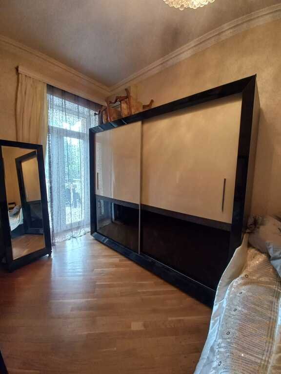 Satılır 2 otaqlı köhnə tikili, 65 m², Nəsimi-5
