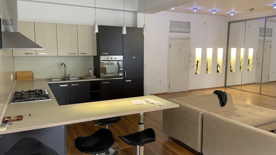 Kirayə verilir 2 otaqlı yeni tikili, 85 m², 28 May m.-4