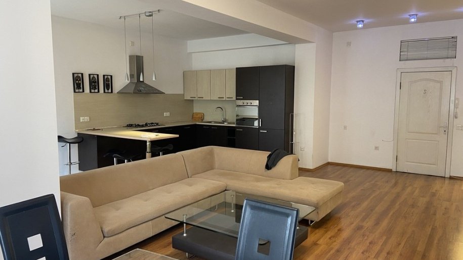 Kirayə verilir 2 otaqlı yeni tikili, 85 m², 28 May m.-5
