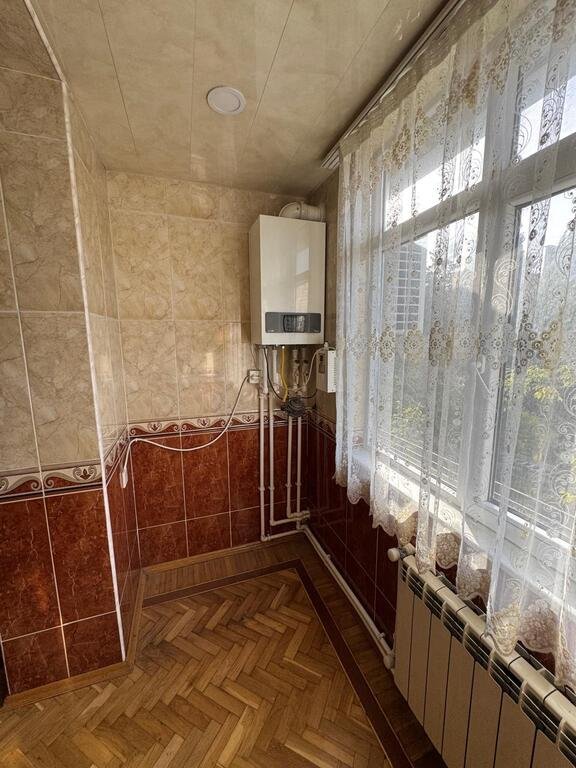 Satılır 3 otaqlı köhnə tikili, 74 m², Memar Əcəmi m.-5