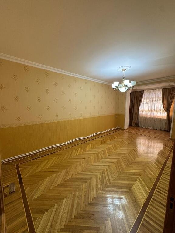 Satılır 3 otaqlı köhnə tikili, 74 m², Memar Əcəmi m.-9